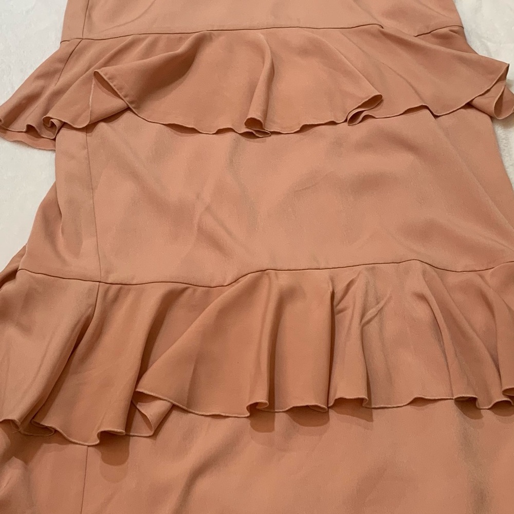 Wayf Ruffle Side Cut Out - Picture 5 of 9